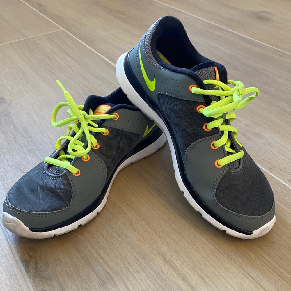 NIKE TRAINING ATHLETIC TENNIS SHOE~8